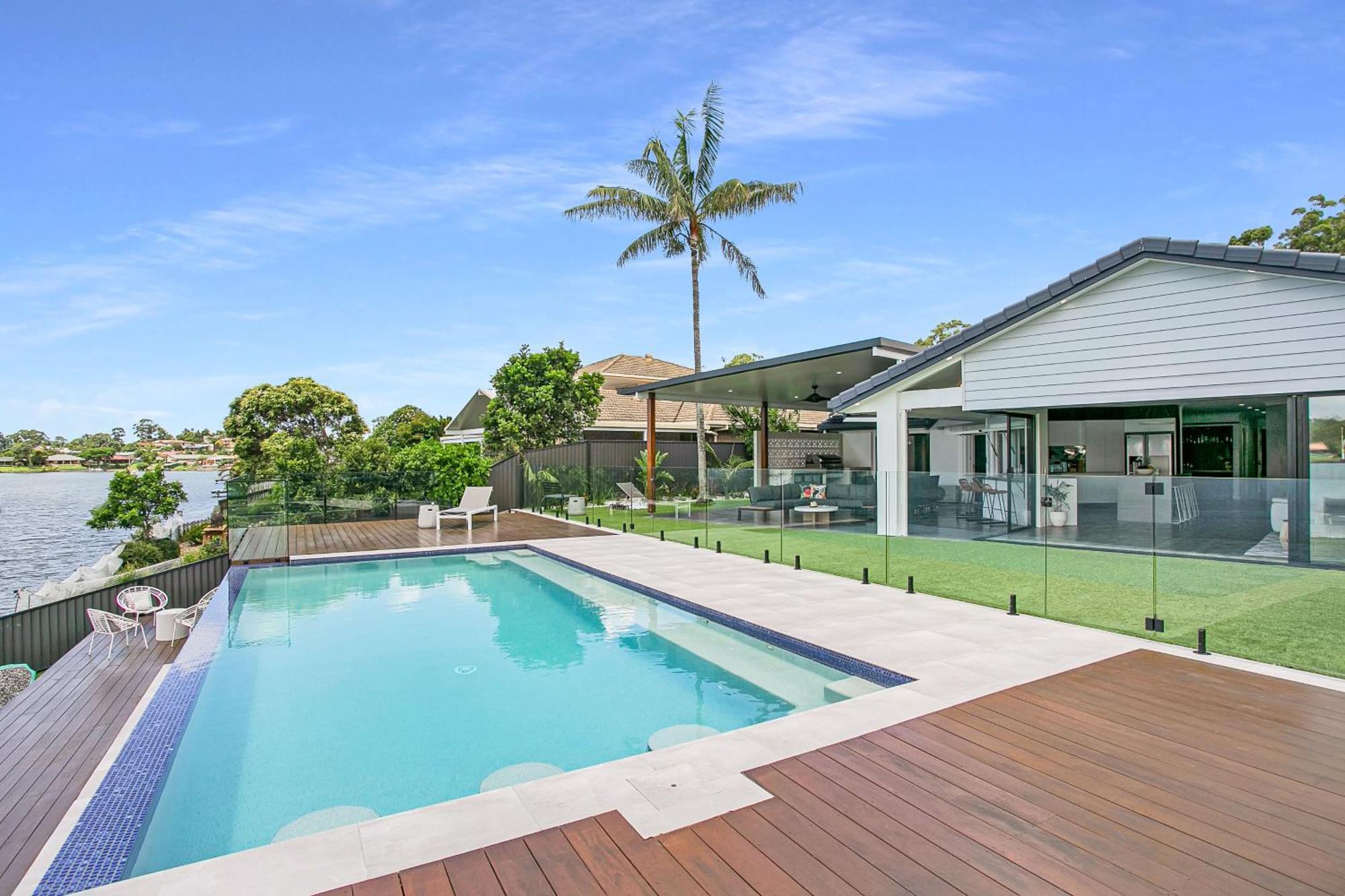 Waterfront Retreat With Infinity Pool & Canal Views Villa Gold Coast Exterior foto